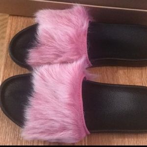 Ugg Royale slides with pink toscana fur